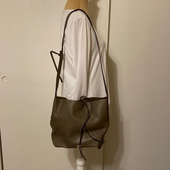 Michael Kors Junie Gray Pebble Leather Tote Purse Adjustable Strap Magnetic Tie - Picture 2 of 10